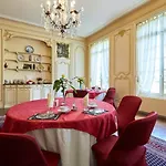 Bed & Breakfast Le Chateau Des Monts 4*