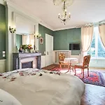 Le Chateau Des Monts