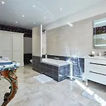Le Chateau Des Monts 4*