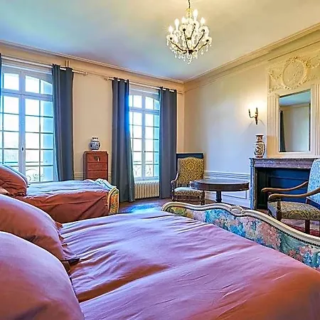 Nocleg ze śniadaniem Le Chateau Des Monts Barbeville