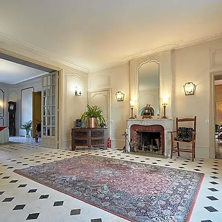 Le Chateau Des Monts Nocleg ze śniadaniem