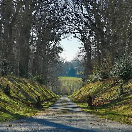 Le Chateau Des Monts Barbeville