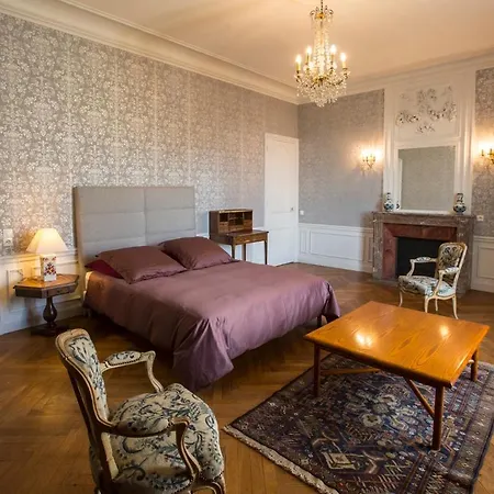 Chateau Des Monts Bed & Breakfast