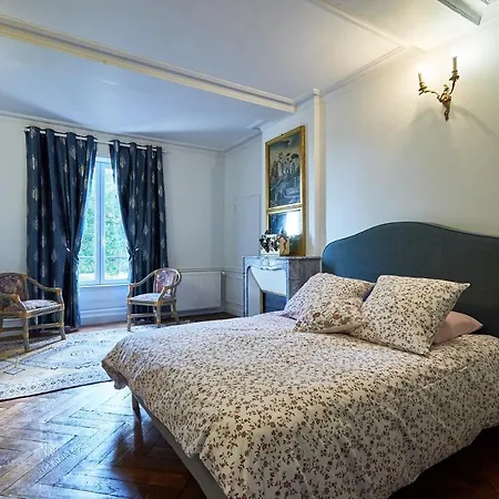 Chateau Des Monts Bed and breakfast Barbeville