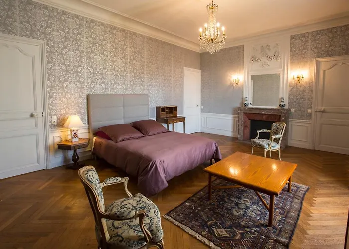 Chateau Des Monts Couette-café