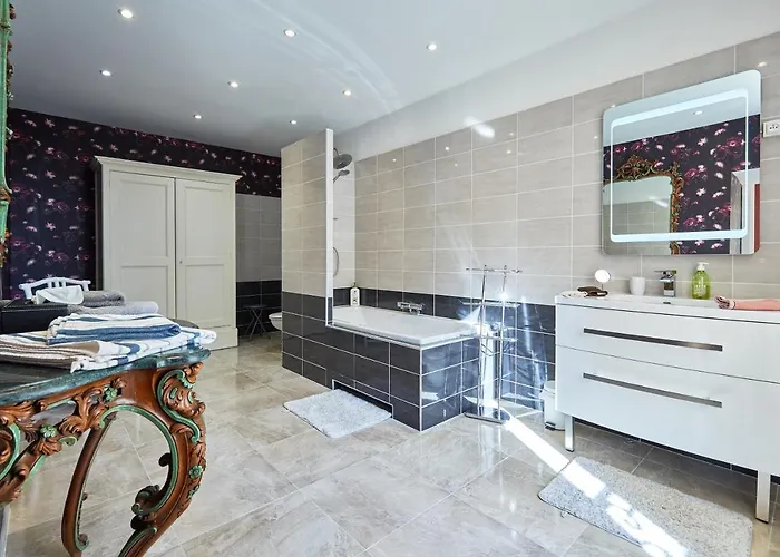 Chateau Des Monts 4*